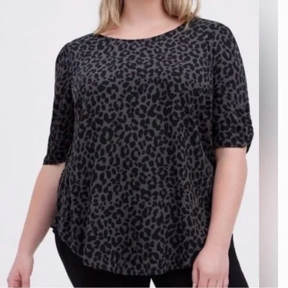Torrid Leopard Print Ruched Sleeve Crepe Keyhole Back Blouse Size 5X - Picture 1 of 11